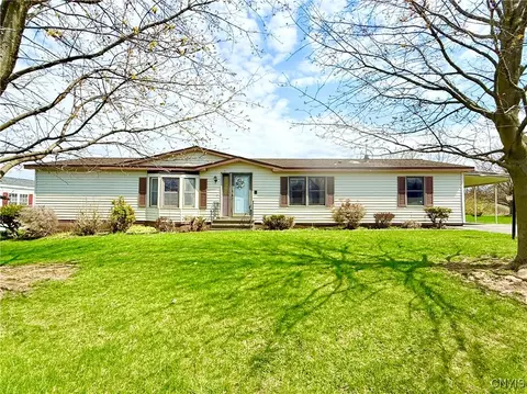 320 Matthew Dr, Clinton, NY 13323