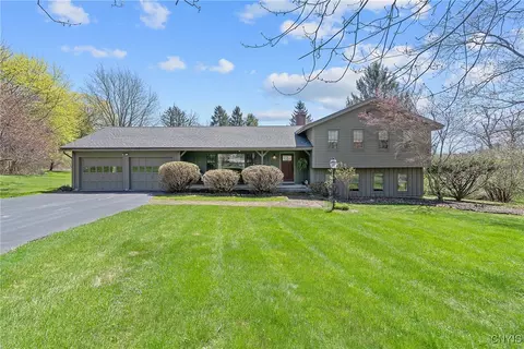3180 Pepperwood Bnd, Marcellus, NY 13108