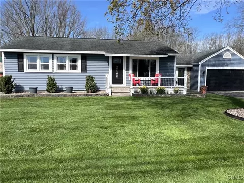 115 Volney St, Schroeppel, NY 13135