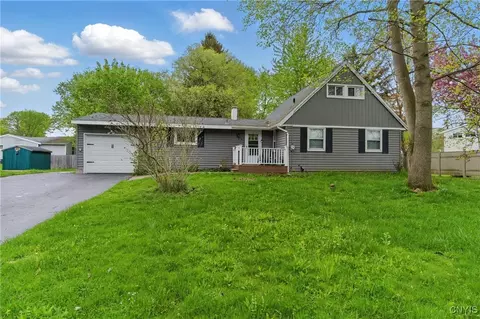 11 Bayberry Cir, Liverpool, NY 13090