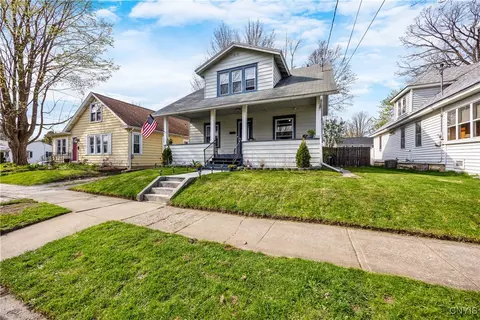 384 Cleveland Ave, Oneida, NY 13421