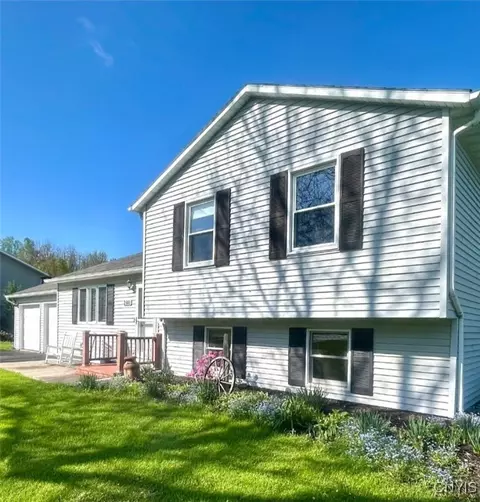 240 Rosewood Cir, Lenox, NY 13032