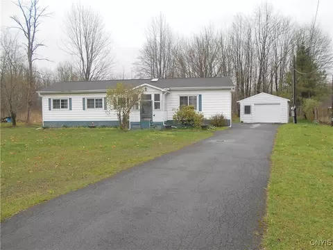 7264 Old Myers Rd, Manlius, NY 13057