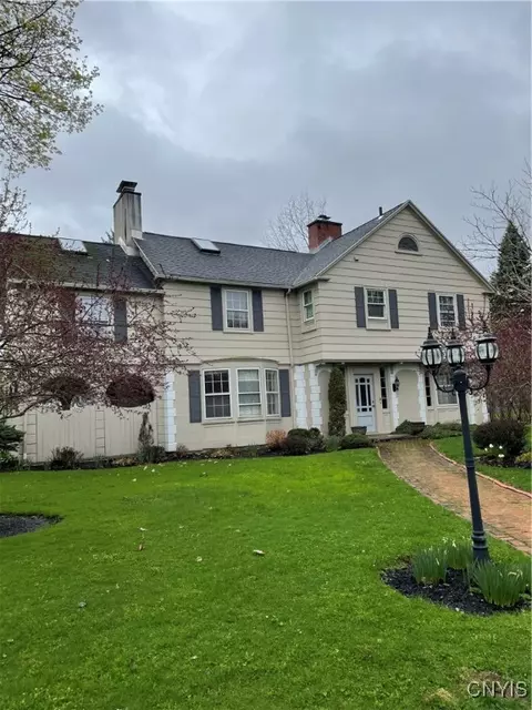 10 Sage Ct, Utica, NY 13502