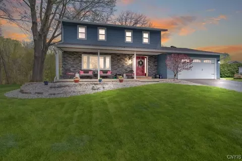 7738 Willowbrook Ct, Liverpool, NY 13090