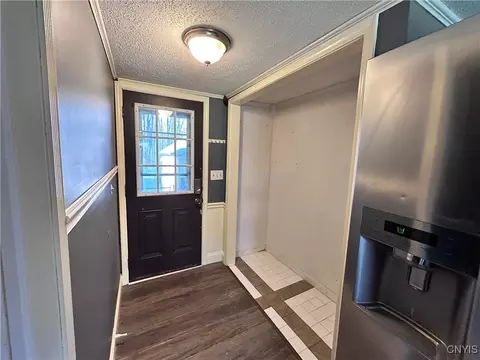 Entry Way - 81 E Oneida St, Lysander, NY 13027 photo 1 of 3