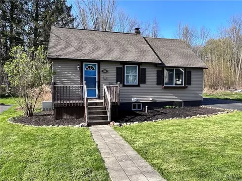 81 E Oneida St, Lysander, NY 13027
