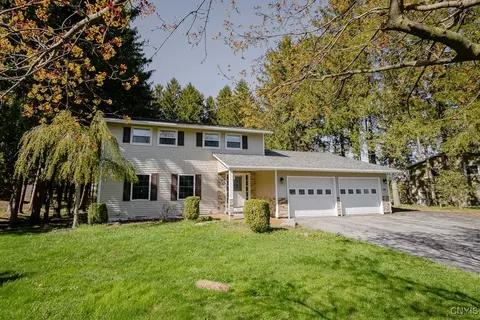 4785 Countryside Dr, Onondaga, NY 13215