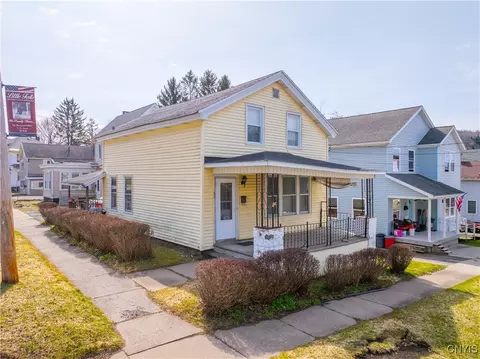 39 Ward St, Little Falls, NY 13365