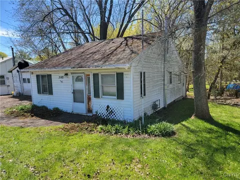 3182 Cold Springs Rd, Lysander, NY 13027