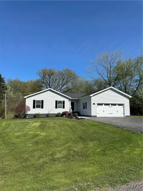 50 Elmhurst Cir, Aurelius, NY 13021