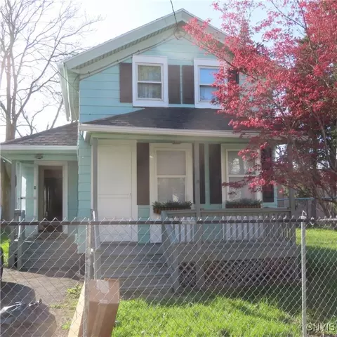 224 Washington Sq, Syracuse, NY 13208