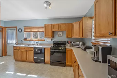 40 Lock St, Schroeppel, NY 13135 photo 14