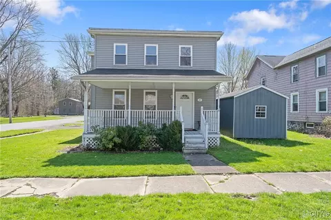 40 Lock St, Schroeppel, NY 13135