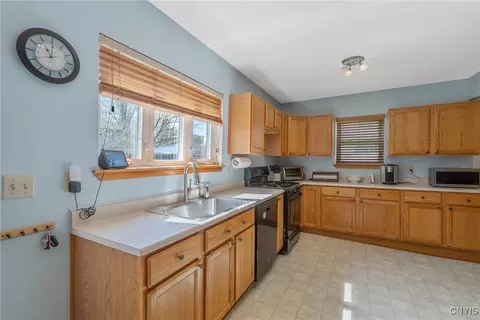 40 Lock St, Schroeppel, NY 13135 photo 13