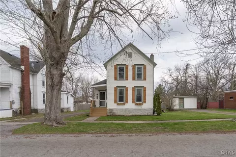 107 Monroe St, Hounsfield, NY 13685
