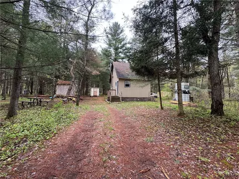 8386 Hoffman Rd, New Bremen, NY 13367