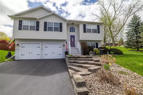 142 Circle Dr S, Lenox, NY 13032