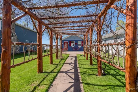 9097 Kyser Beach Rd, Lenox, NY 13032