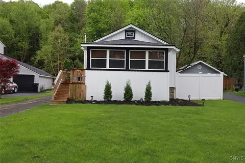 113 Olmstead Pl, Onondaga, NY 13219