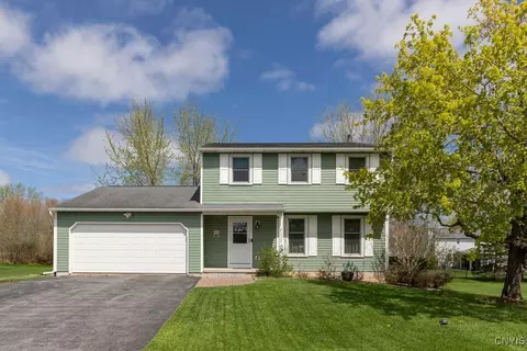 8519 Grandview Dr, Cicero, NY 13039