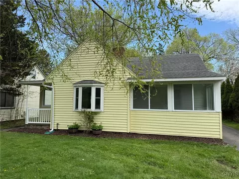 2025 Valley Dr, Syracuse, NY 13207