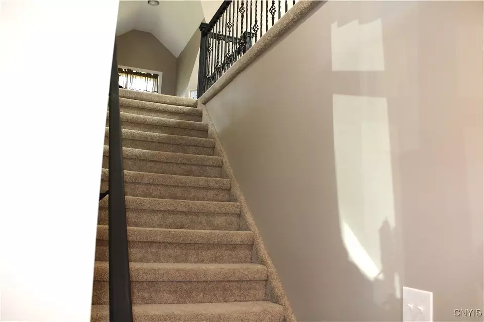 Entry Way - 5547 Lee Valley Rd, Lee, NY 13440 photo 5 of 12