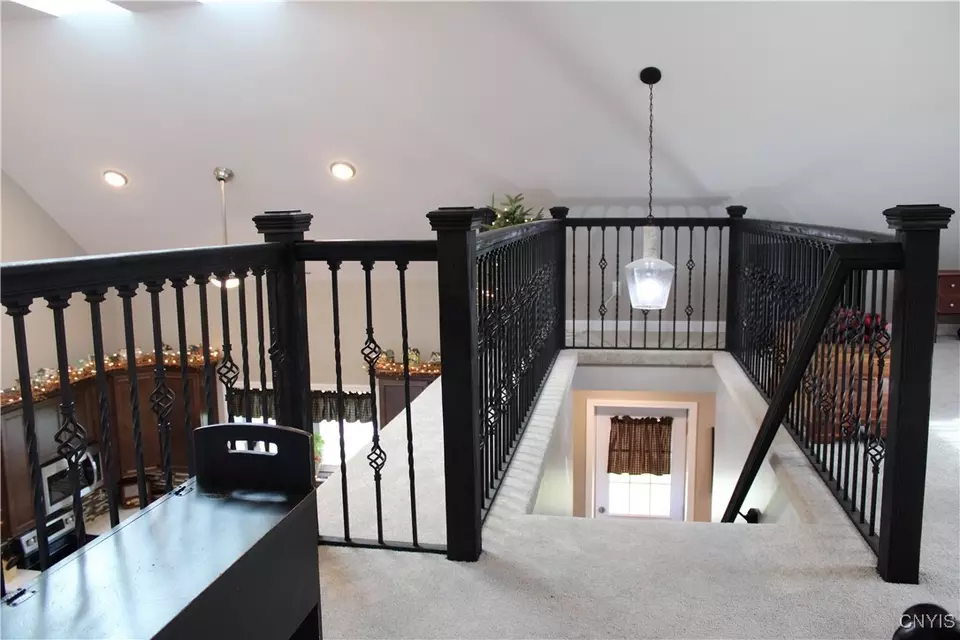 Entry Way - 5547 Lee Valley Rd, Lee, NY 13440 photo 6 of 12