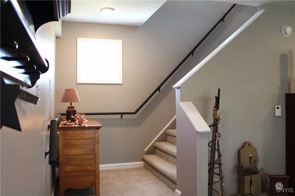 Entry Way - 5547 Lee Valley Rd, Lee, NY 13440 photo 10 of 12