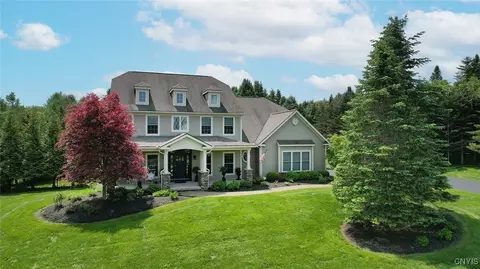 2076 Black Spruce Cir, Manlius, NY 13104