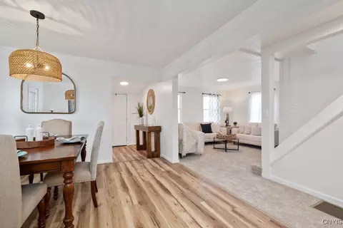 Entry Way - 2 Wood St, Lysander, NY 13027 photo 4 of 11