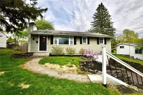 206 Sunnyfield Rd, Camillus, NY 13031