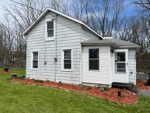 7141 Manlius Center Rd, East Syracuse, NY 13057