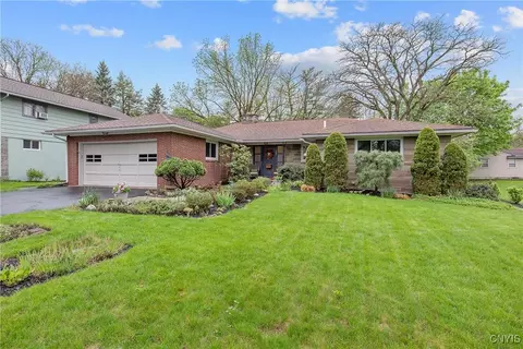 202 Bradford Pkwy, Syracuse, NY 13224
