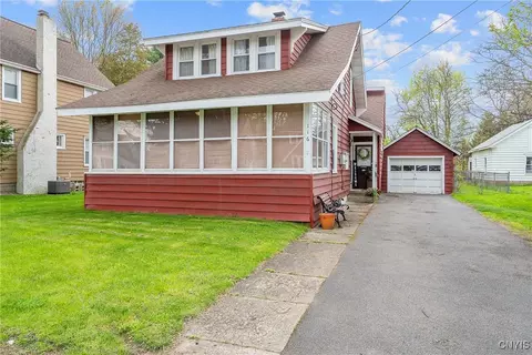 116 Palmer Dr, Syracuse, NY 13212