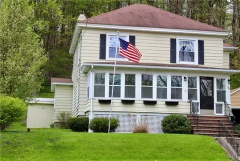 60 Elm St, Camillus, NY 13031