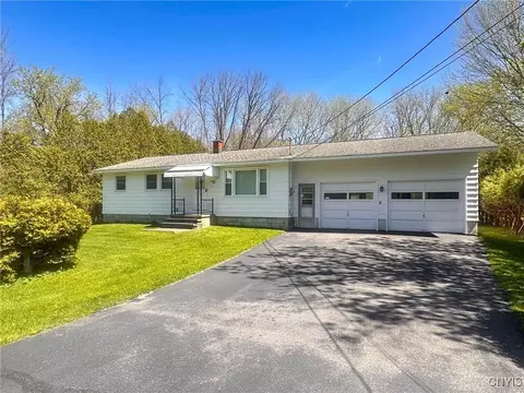 28 Concord Blvd, New Hartford, NY 13413