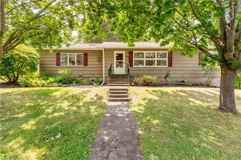 3328 Warners Rd, Camillus, NY 13031