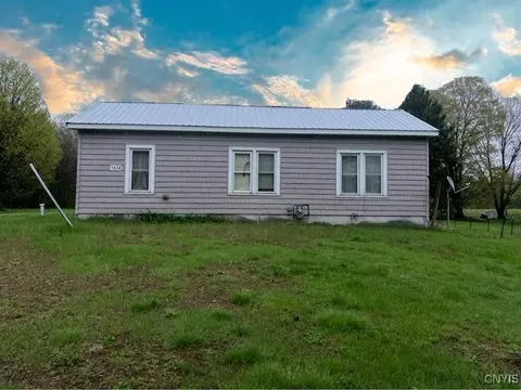 1634 County Route 8, Granby, NY 13069