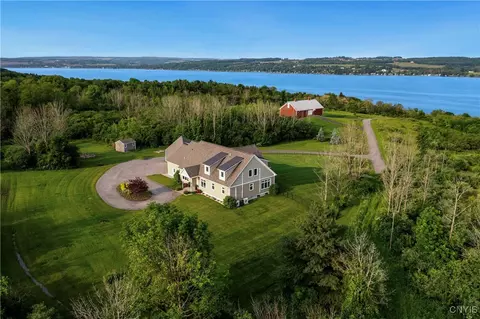 2890 E Lake Rd, Skaneateles, NY 13152