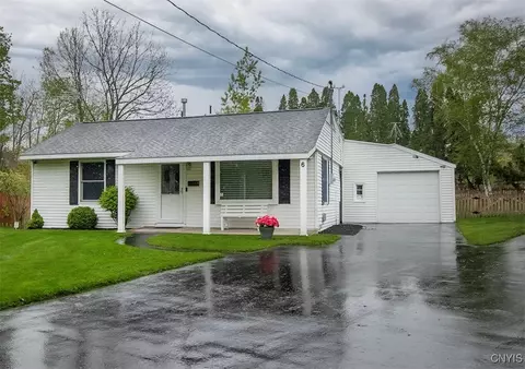 6 Tyler Ct, Manlius, NY 13104