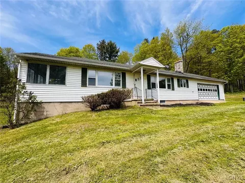 3179 S Hill Rd, Cortlandville, NY 13101