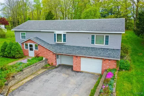 16 Coho St, Pulaski, NY 13142