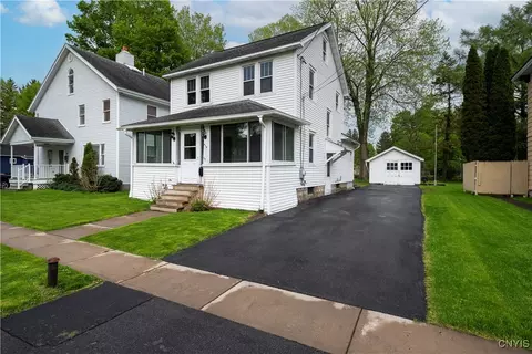 41 12 Seneca St, Van Buren, NY 13027