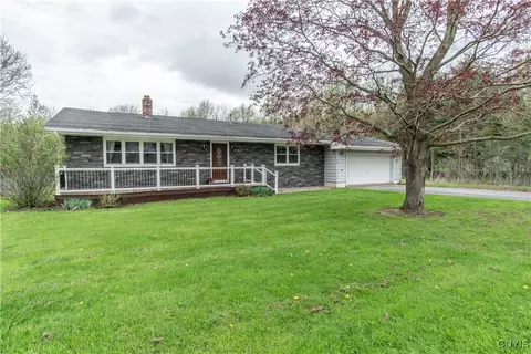 19356 Woodside Dr, Watertown, NY 13601