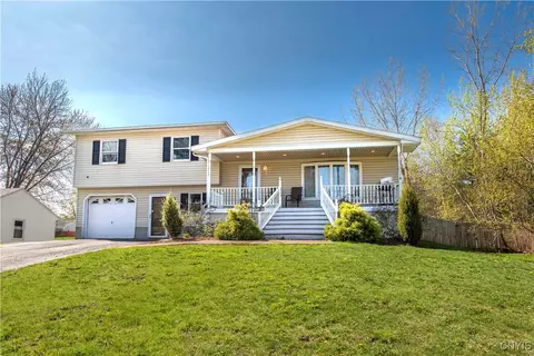 6332 Kolton Dr, Rome, NY 13440