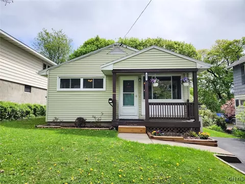 427 Mosley Dr, Syracuse, NY 13206