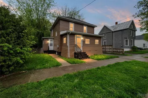212 N Broad St, Oneida, NY 13421