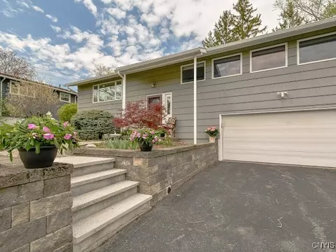 105 Eden Roc Cir, Syracuse, NY 13214