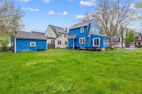 Exterior - 135 E Warrington Rd, Syracuse, NY 13205 photo 3 of 4
